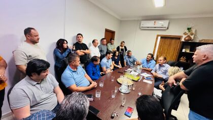 Cerca de 15 vereadores participaram da reunião com o deputado Wilson Santos