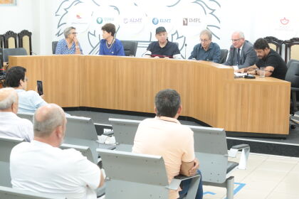 Reunião da associação dos municípios sede de usinas hidroeletricas e alagados