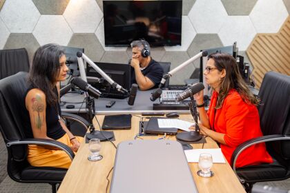 Lugar de Mulher recebe Juliana Segóvia e fala sobre Cinema como espaço de poder