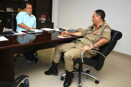 Deputado Max Russi recebe visita do Cel. Julio Cesar Rodrigues, Cmte. do corpo de bombeiros  de MT.