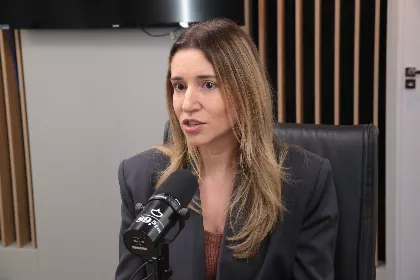 Programa Lugar de Mulher recebe a promotora Claire Vogel Dutra,do Observatório Caliandra