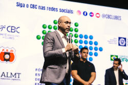 Deputado Beto Dois a Um