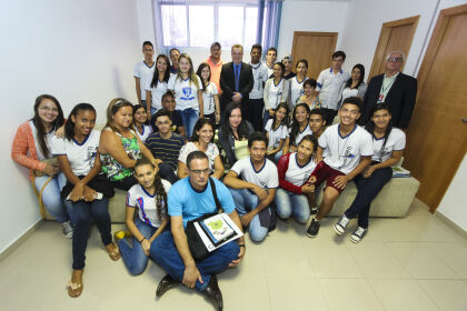Dep. Max Russi recebe visita de alunos E.E Antonio Ferreira Sobrinho