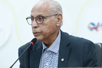 O deputado Júlio Campos deu parecer em 15 matérias.