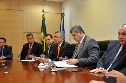 Presidente Guilherme Maluf recebe secretários do governo