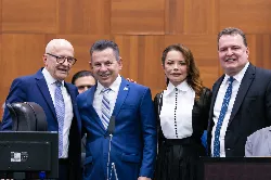 ALMT empossa Otaviano Pivetta governador de MT