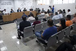 Comissão aponta dependência externa e cobra soluções para reduzir preço dos combustíveis