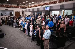 ALMT homenageia personalidades com honrarias e títulos de cidadania