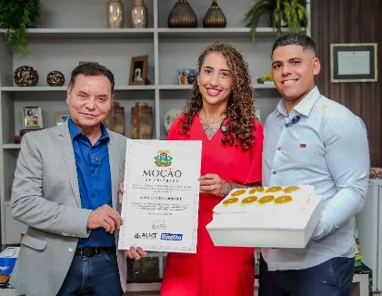 Homenagem à empresa Nina Doces Gourmet, representada por Isadora Alexandrina Ribeiro Ojeda e Rober Alexandre Ferreira de Sá Ojeda.