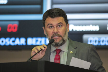 Oscar Bezerra propõe que multas sejam parceladas