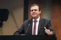 Deputado Thiago apresenta projeto para ampliar atendimento aos alunos com deficiência nas escolas públicas