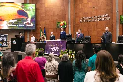 ALMT homenageia personalidades por atuação em benefício da sociedade