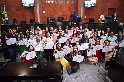 ALMT destaca papel transformador de profissionais da assistência social, turismo e cultura durante sessão especial