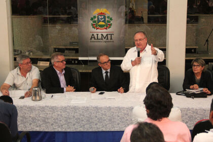 Audiência Pública com objetivo de debater a situação da saúde no município de Rondonópolis/MT