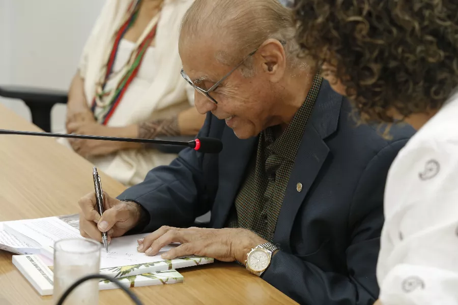 ALMT lança livro com indicadores climáticos e propostas para o futuro de Mato Grosso